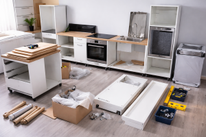 Aufbau von Möbel und kombinierter Möbeltransport